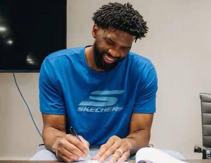 英雄联盟-赛地聚焦：NBA总决赛冲刺阶段热度飙升，费城76人回应争议，气氛紧张，阵容厚度经受考验的简单介绍