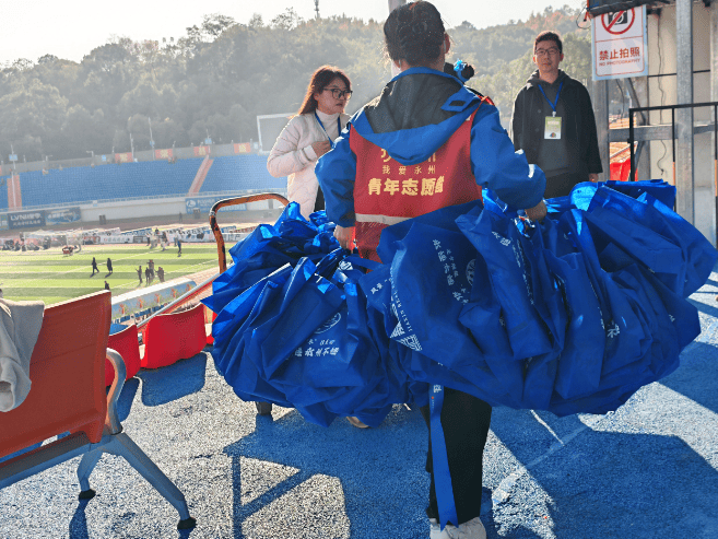 英雄联盟-冲刺阶段意大利杯传出新动向；菲尼克斯太阳战术微调；管理层表态——赛场秩序良好；数据趋势出现新变化的简单介绍